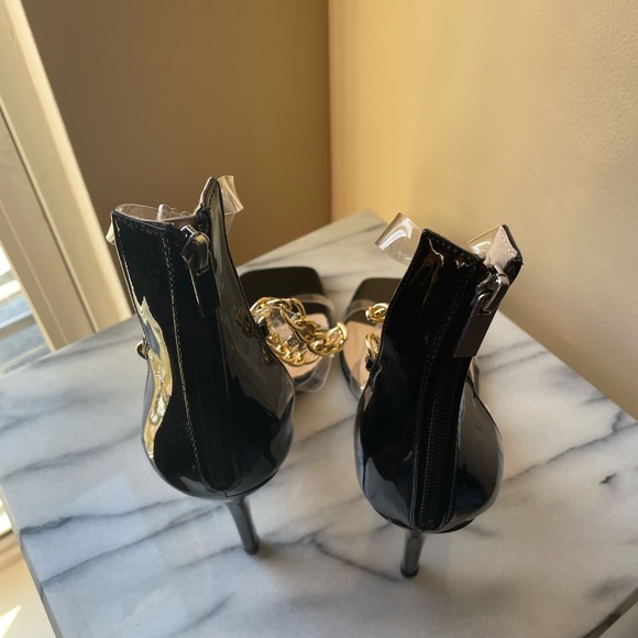 Black & Silver butterfly sandal with gold ankle chain. Stylish & sexy. NWOT - Picture 4 of 14